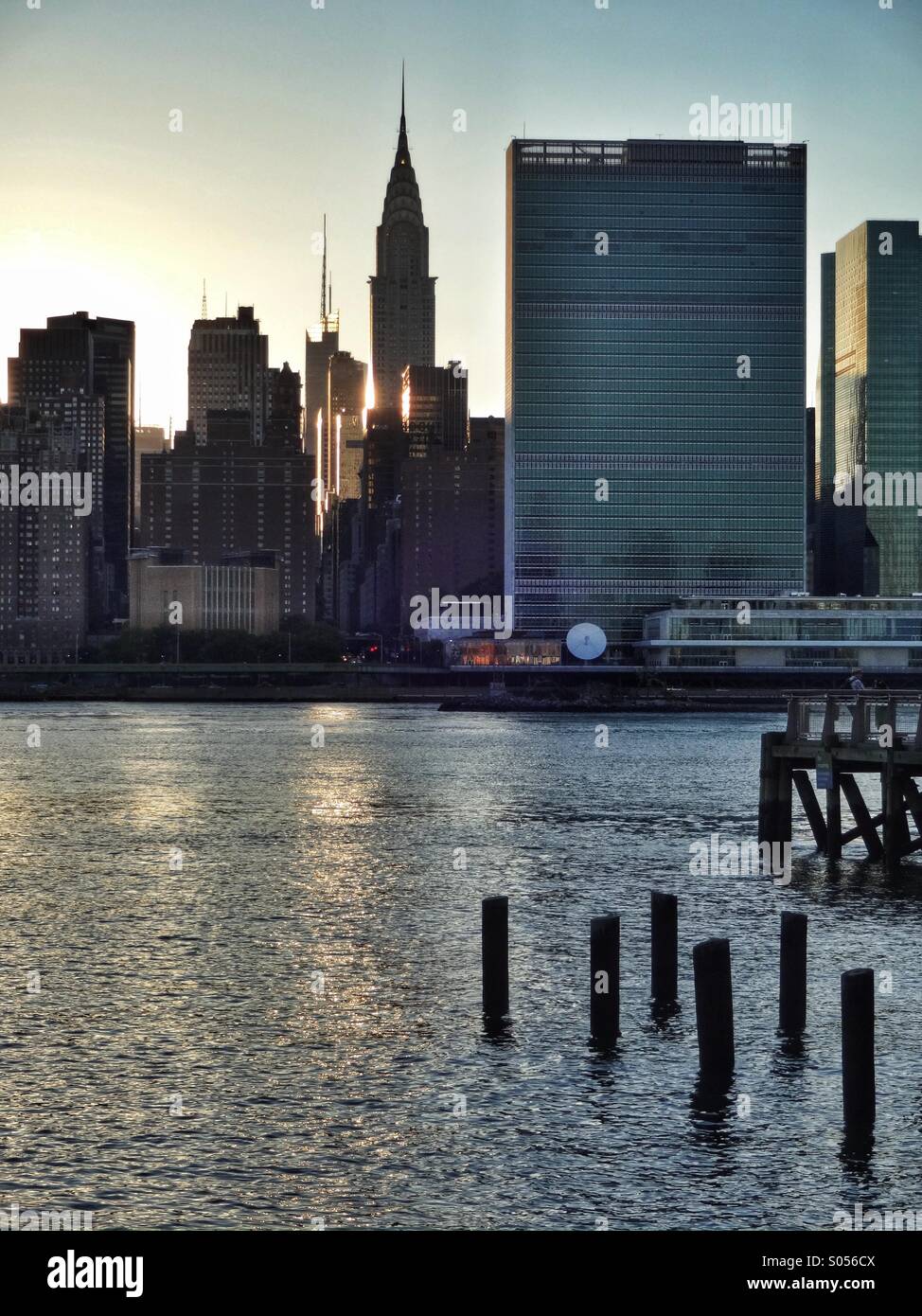 UN-Hauptquartier in New York City von Long Island City anzeigen East River Stockfoto