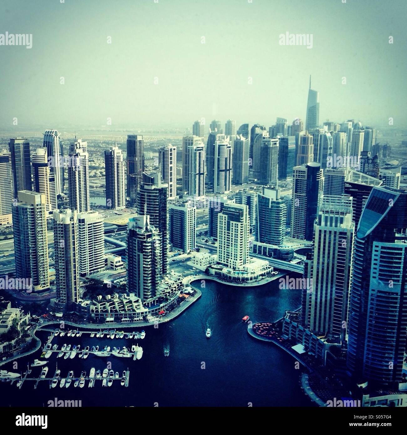 Eine Herrliche Aussicht Uber Die Dubai Marina Die Eine Aktuelle Anstehende Bezirk In Der Stadt Dubai Ist Die Marriott Observatorium Skybar Entnommen 14 Stockfotografie Alamy