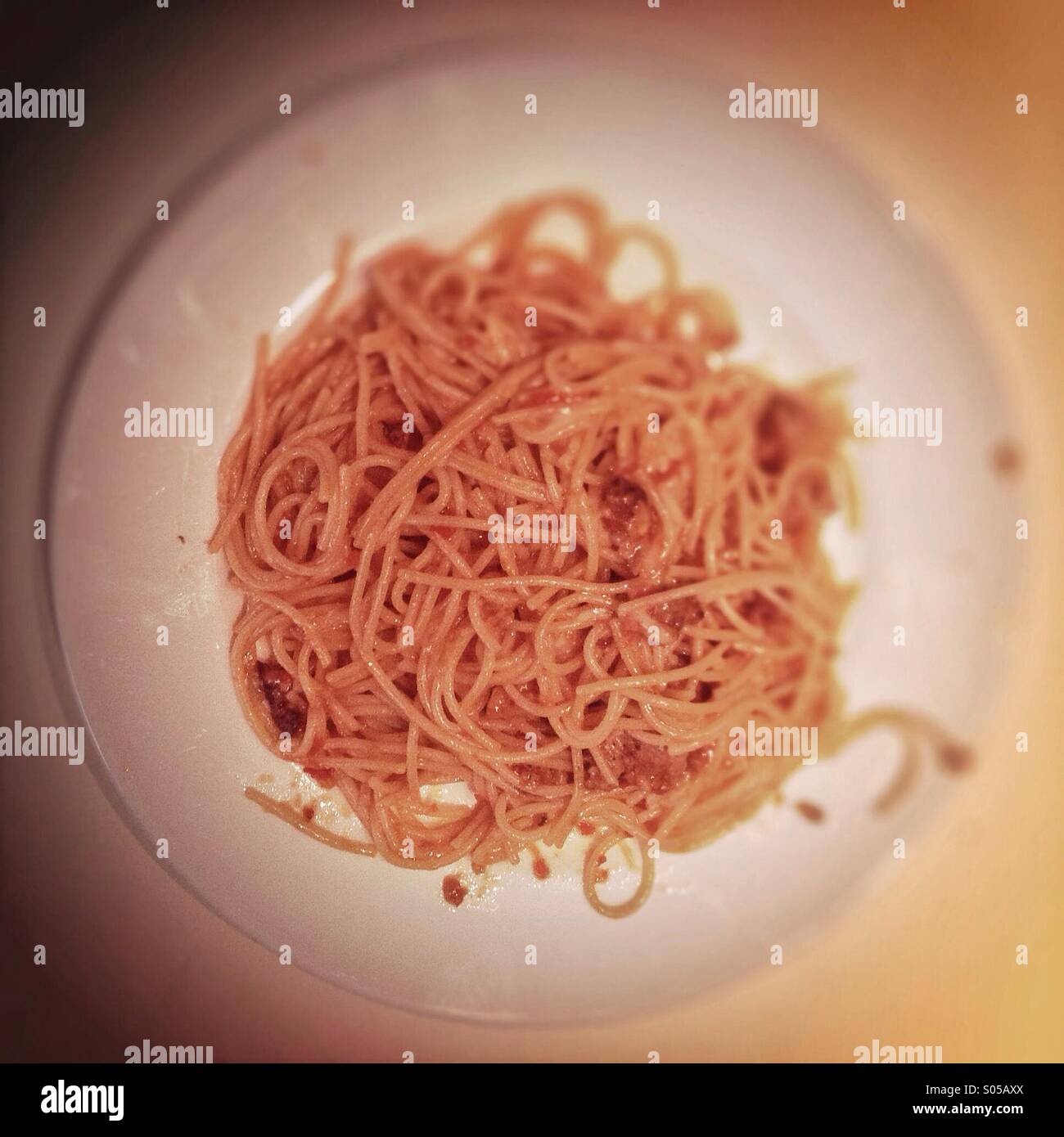 Gluten frei und gemacht Hause Spaghetti Bolognese Nudeln Stockfoto