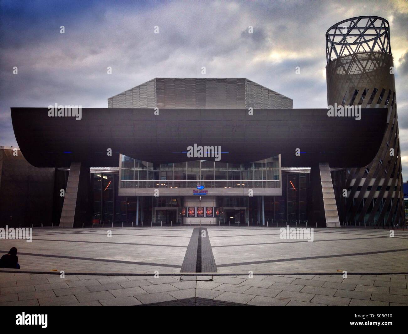 Der Lowry Theater, Salford, Manchester, Lancashire, England - Smartphone-aufgenommenes Stockfoto