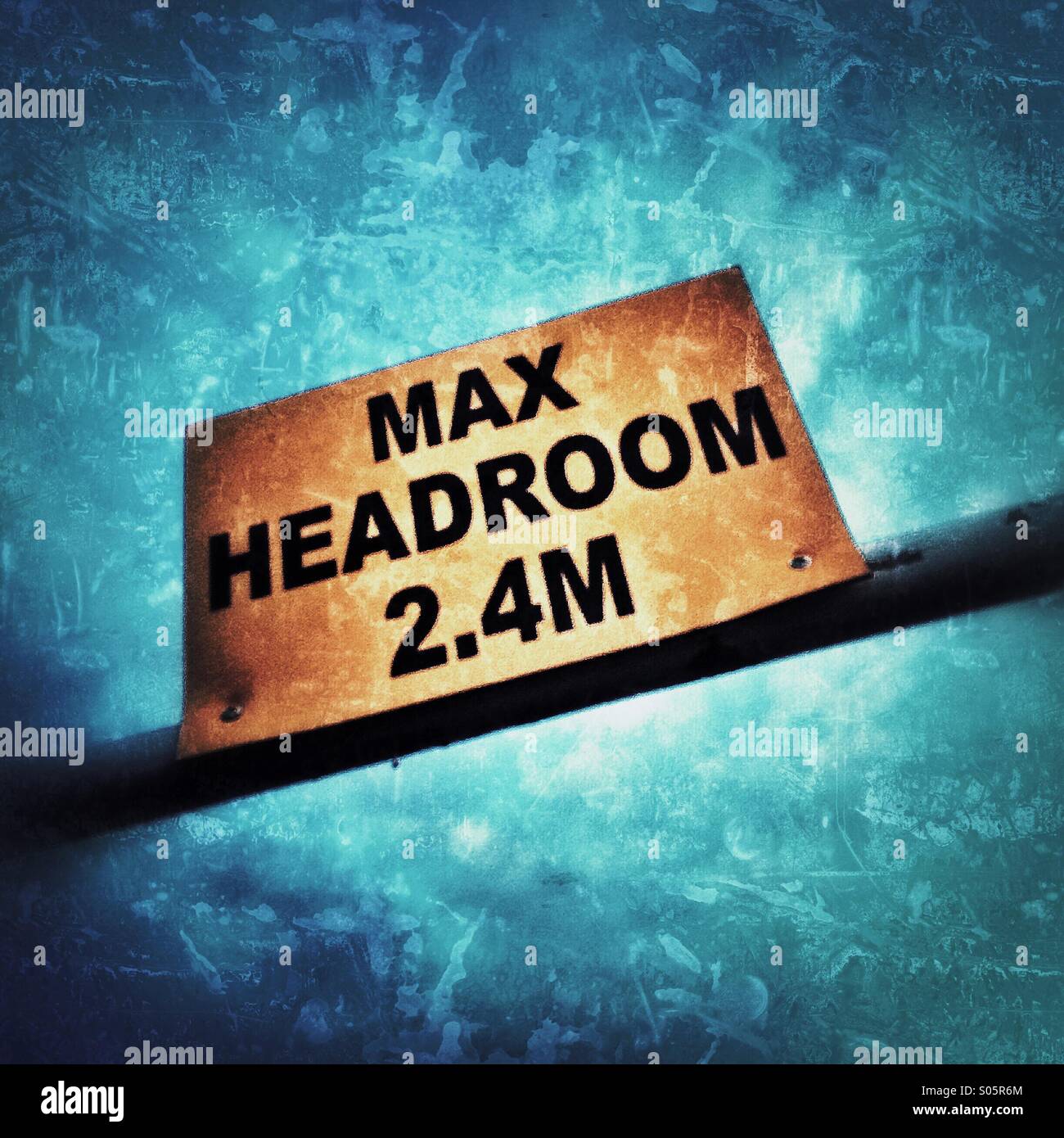 Max Headroom Zeichen von 2,4 m Stockfoto