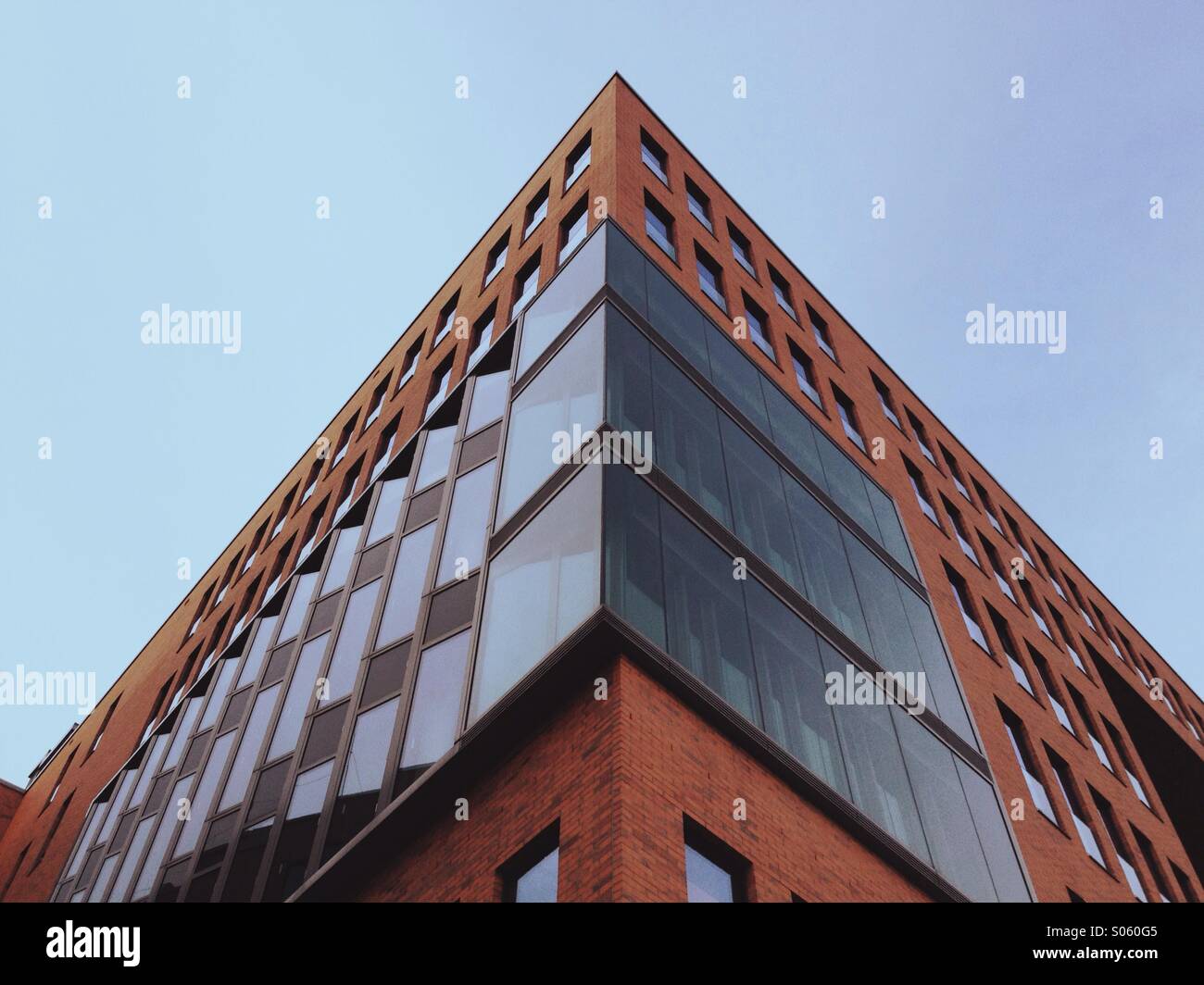 Modernes Gebäude in der Innenstadt von Holzhafen warehouse District, Altona-Altstadt, Hamburg, Deutschland Stockfoto
