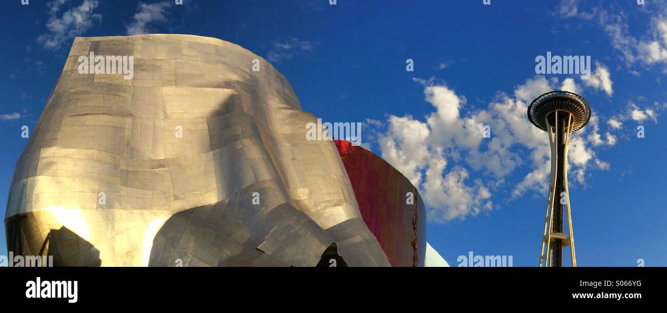 Space Needle und EMP, Experience Music Project, entworfen von Frank Gehry, Seattle Center, Seattle Stockfoto