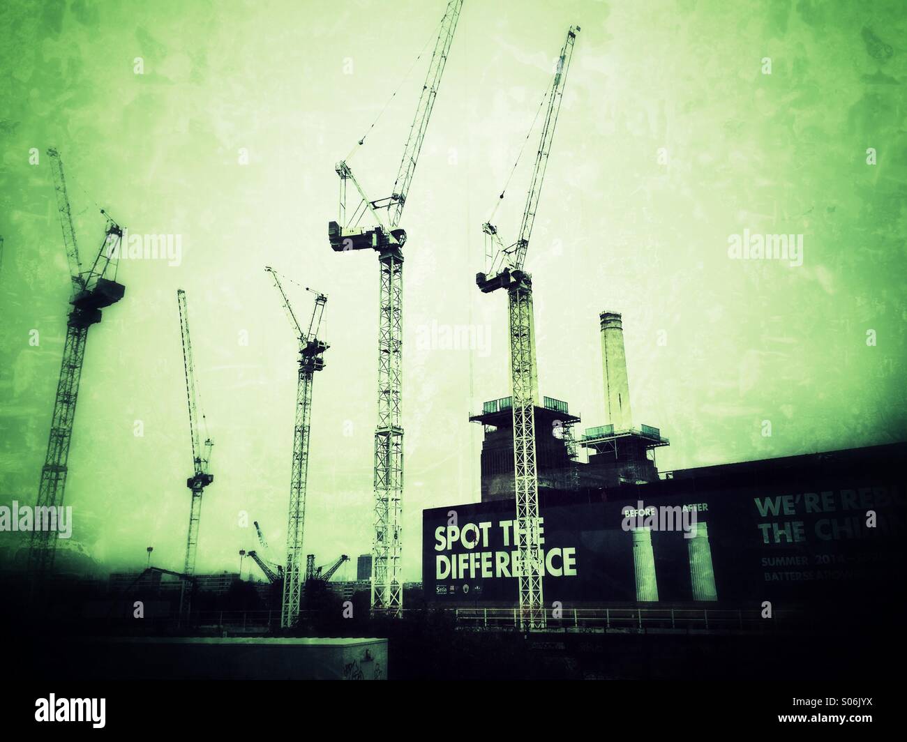 Den Unterschied erkennen, Battersea Power Station Sanierung durch Carillion Stockfoto