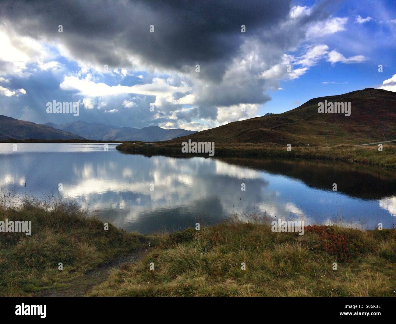 Dramatische Landschaft in Tirol Alpen in Österreich - Smartphone-aufgenommenes Stockfoto