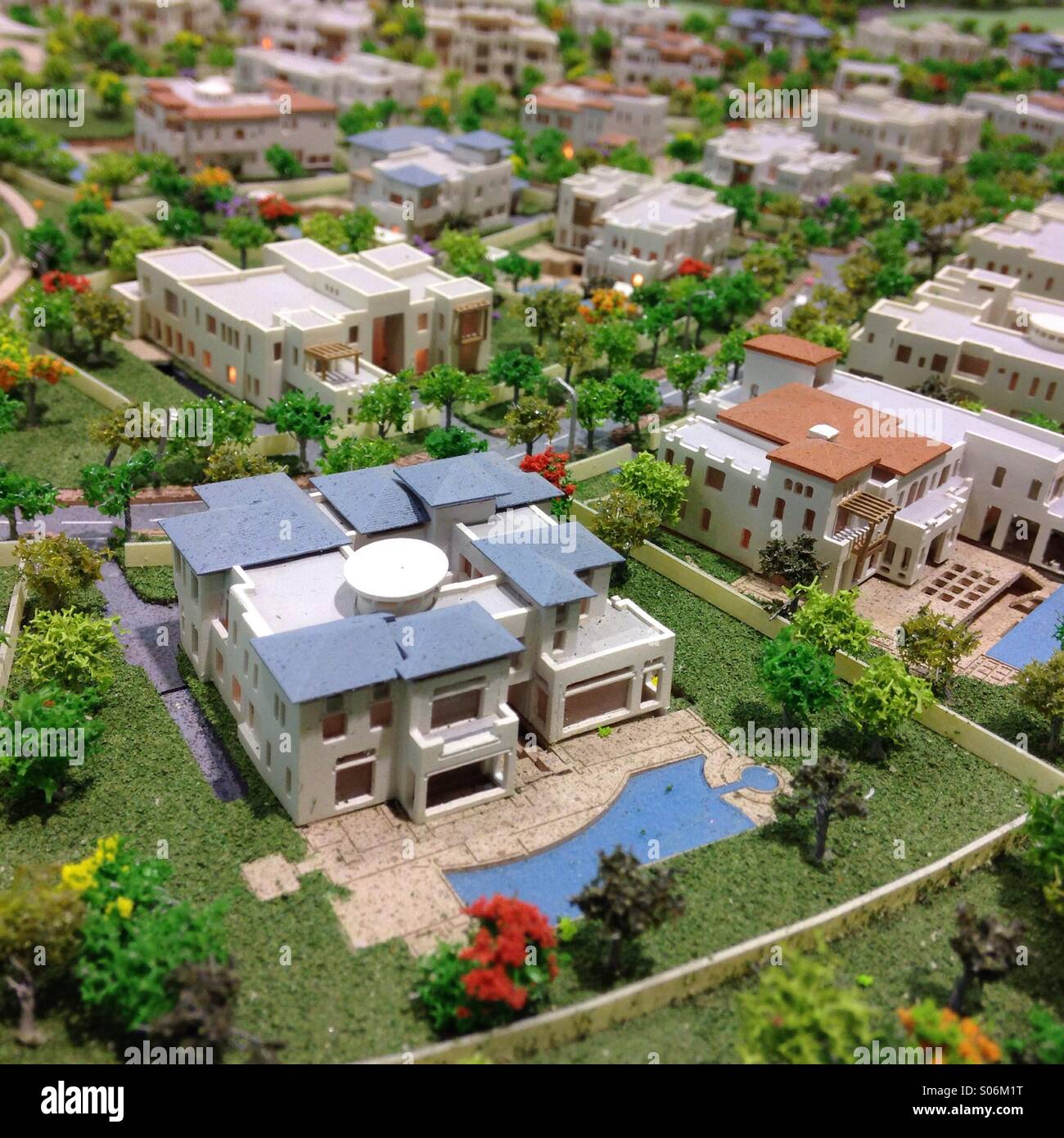 Modell der Luxus-Villa im vorgeschlagenen neuen exklusiven Wohnsiedlung in Dubai Vereinigte Arabische Emirate - Smartphone-aufgenommenes Stockfoto