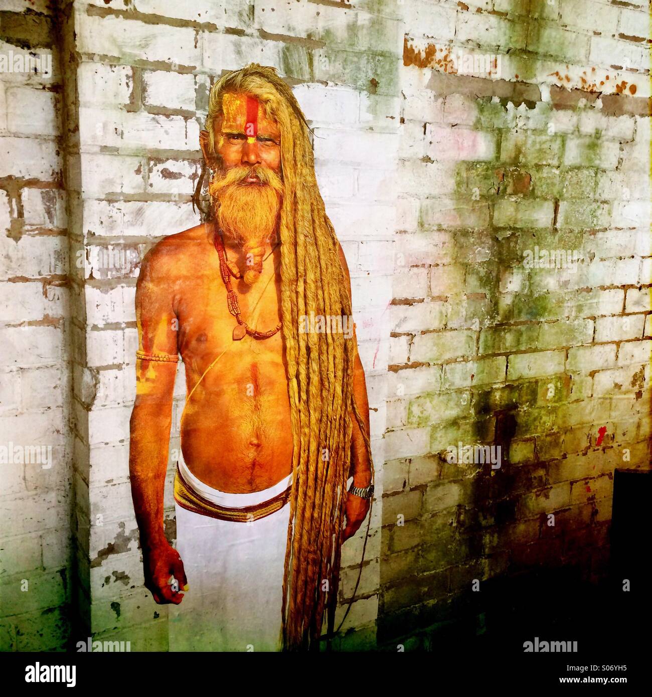 Eine Straße Kunst Paste-up von einem Hindu Sadhu in Sheffield England - Smartphone-aufgenommenes Stockfoto