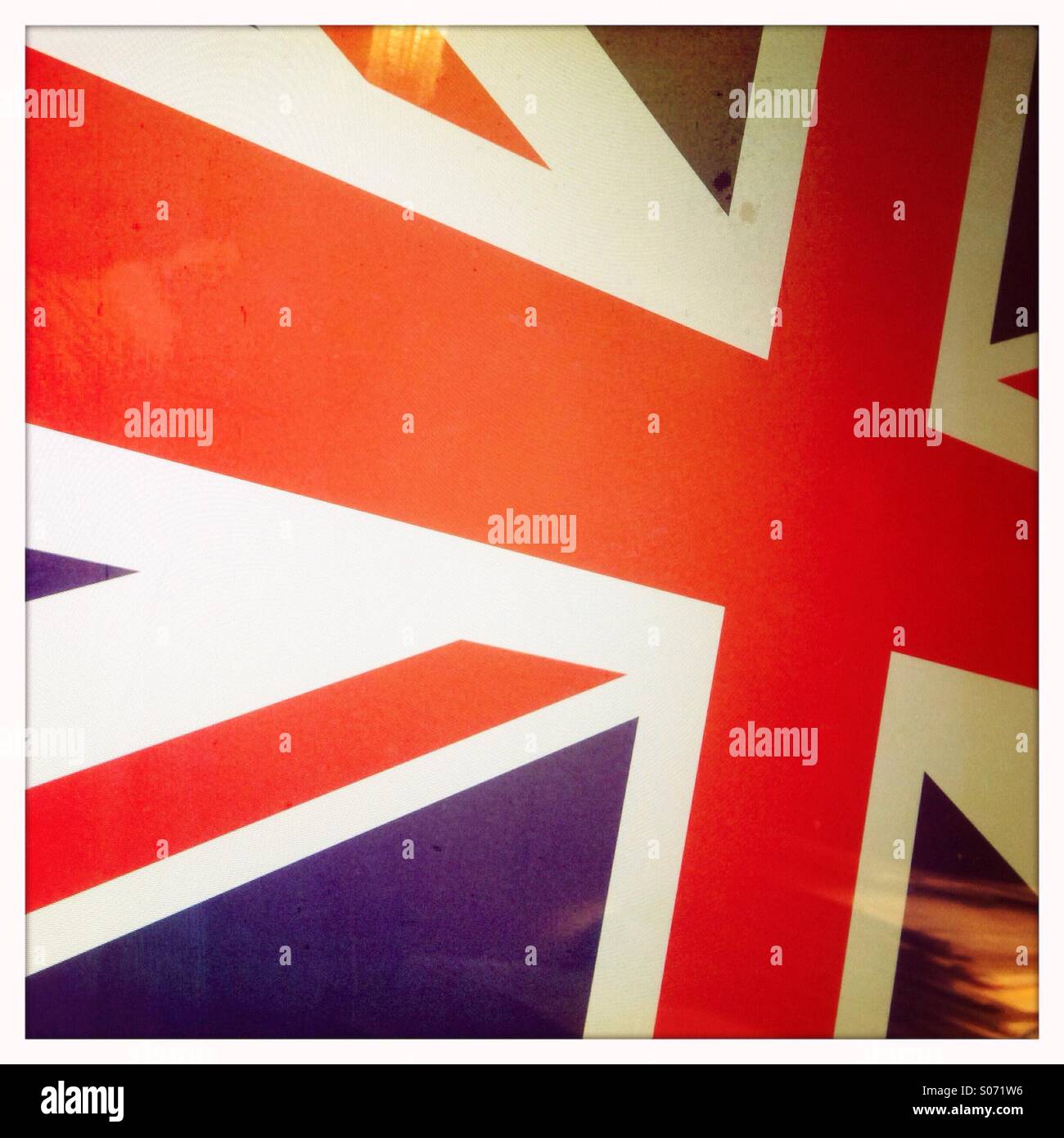 Strukturierte und kreative Ernte von der Union Jack Flagge. Great Britain. - Smartphone-aufgenommenes Stockfoto