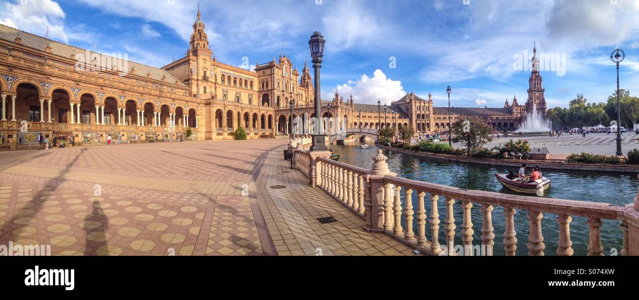 Plaza de España, Sevilla. Wunderbare Stadt voller Magie und schöne Plätze. Stockfoto
