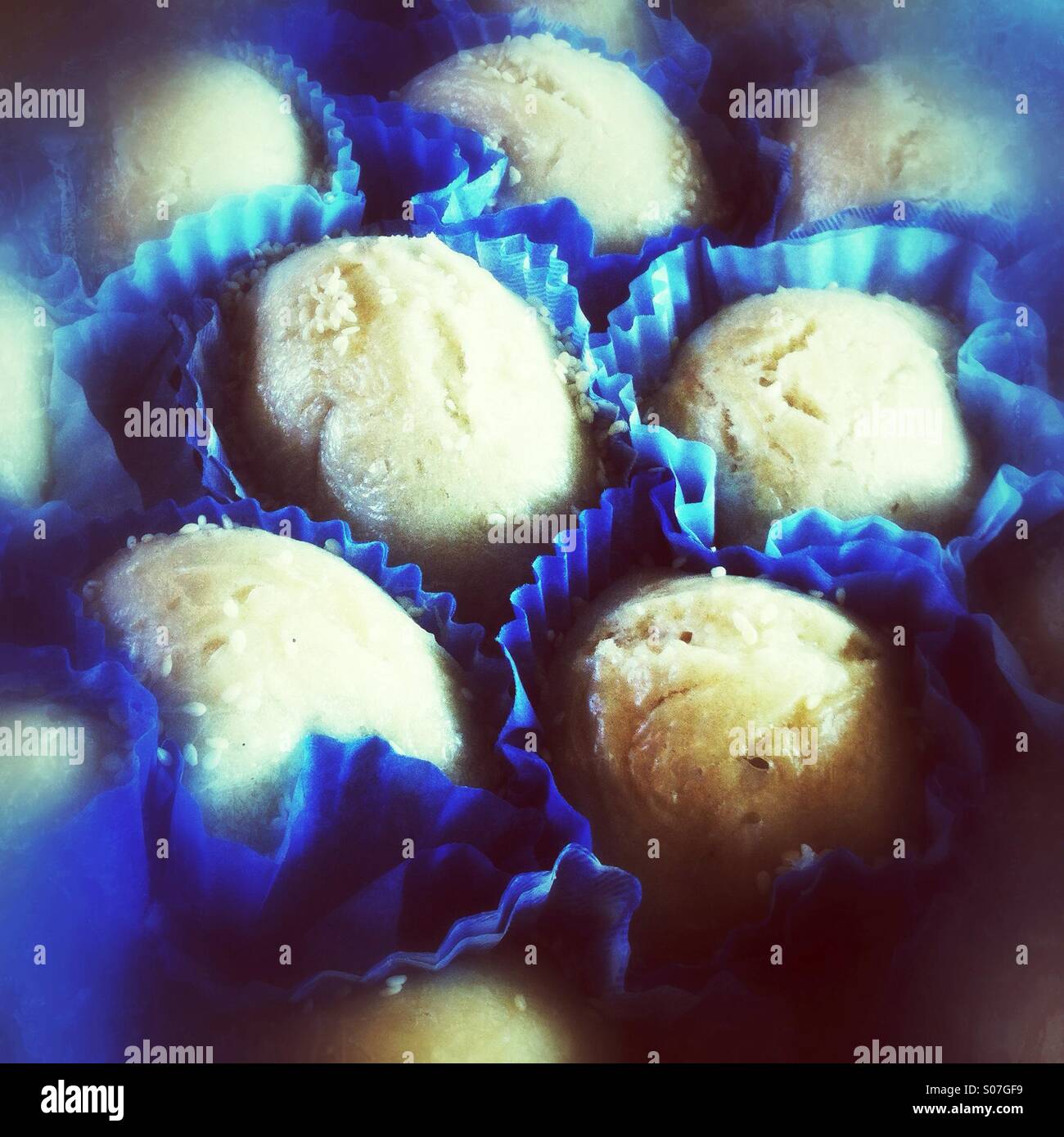Dim-Sum gedämpfte Knödel - Smartphone-aufgenommenes Stockfoto