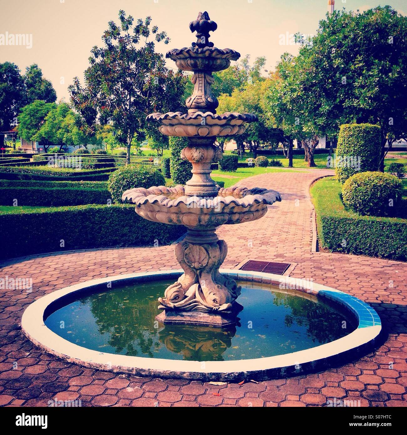 Wasser-Brunnen in einem öffentlichen park - Smartphone-aufgenommenes Stockfoto