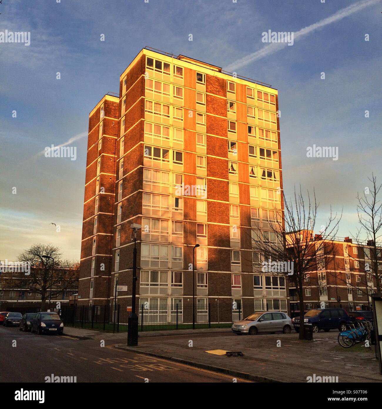 Ein Wohnblock in Hoxton, London - Smartphone-aufgenommenes Stockfoto