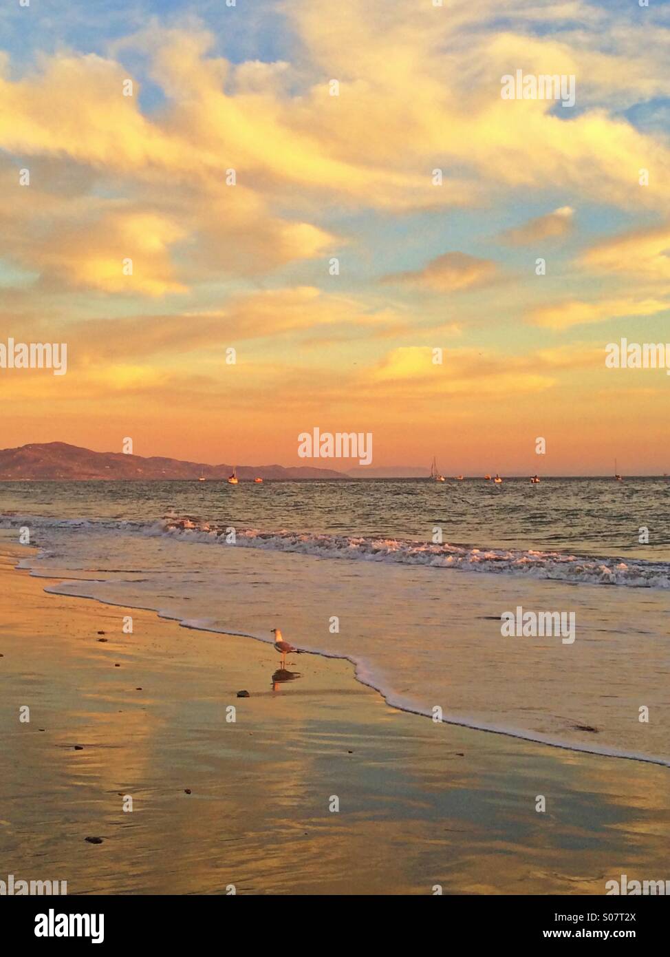 Ansicht von Ventura aus East Beach in Santa Barbara, Kalifornien, USA - Smartphone-aufgenommenes Stockfoto