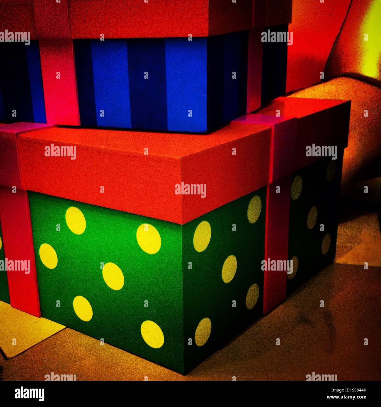 Farbenfrohe Geschenkboxen Stockfoto