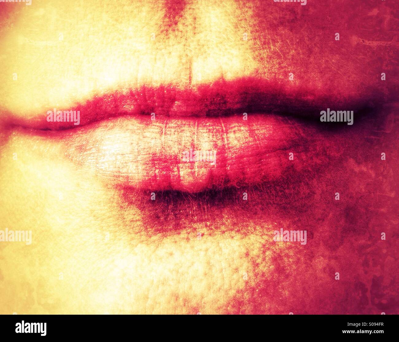 Ein leichtes Grinsen. - Smartphone-aufgenommenes Stockfoto