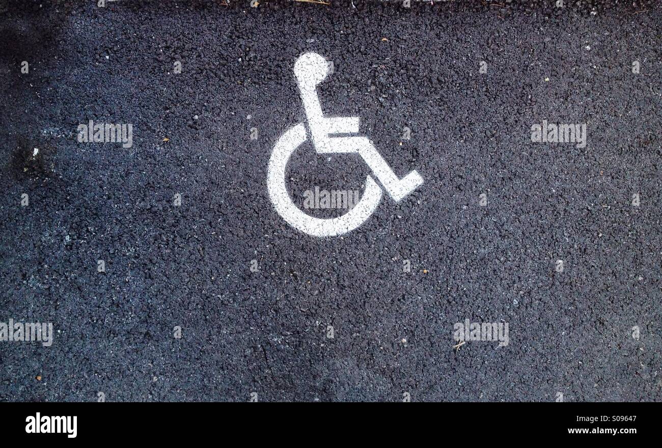 Behinderte Zeichen auf den Boden gemalt Stockfoto