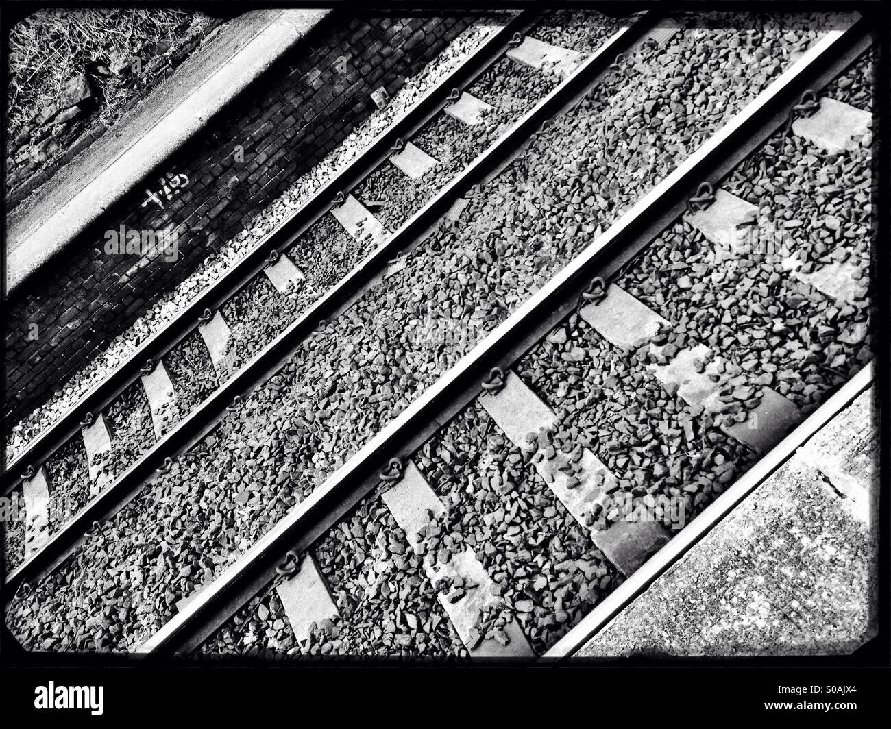 Eisenbahnschienen - Smartphone-aufgenommenes Stockfoto