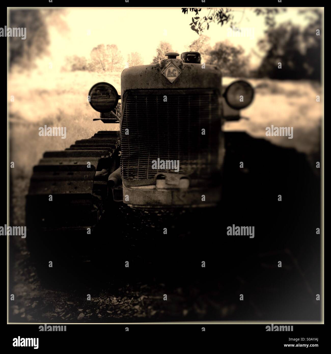 Alten AC Caterpillar tractor - Smartphone-aufgenommenes Stockfoto
