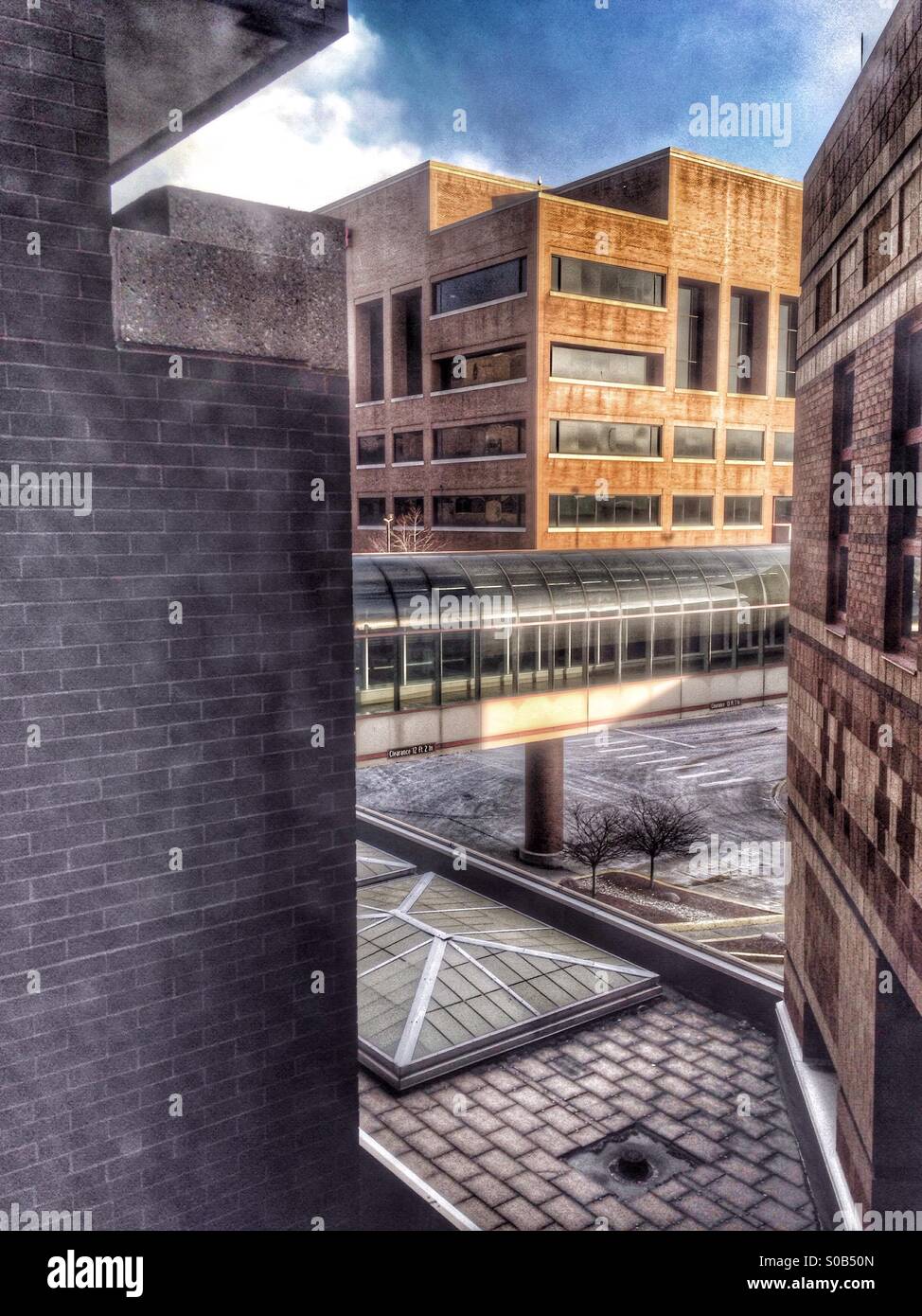 Architekturszene aus einem Fenster. - Smartphone-aufgenommenes Stockfoto