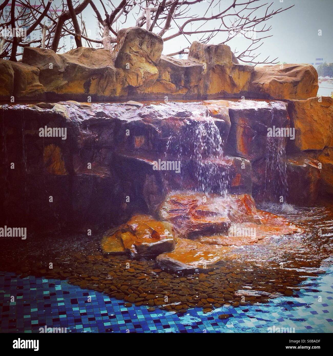 Wasser Herbst-Brunnen - Smartphone-aufgenommenes Stockfoto