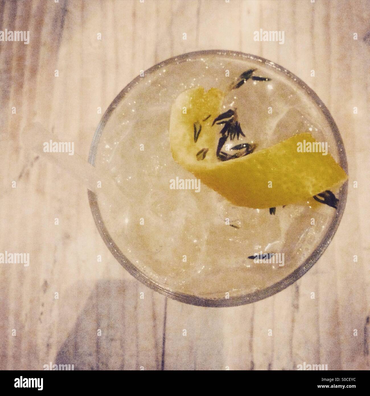 Gesunde Bio-Zitrone Französisch 55 cocktail Stockfoto