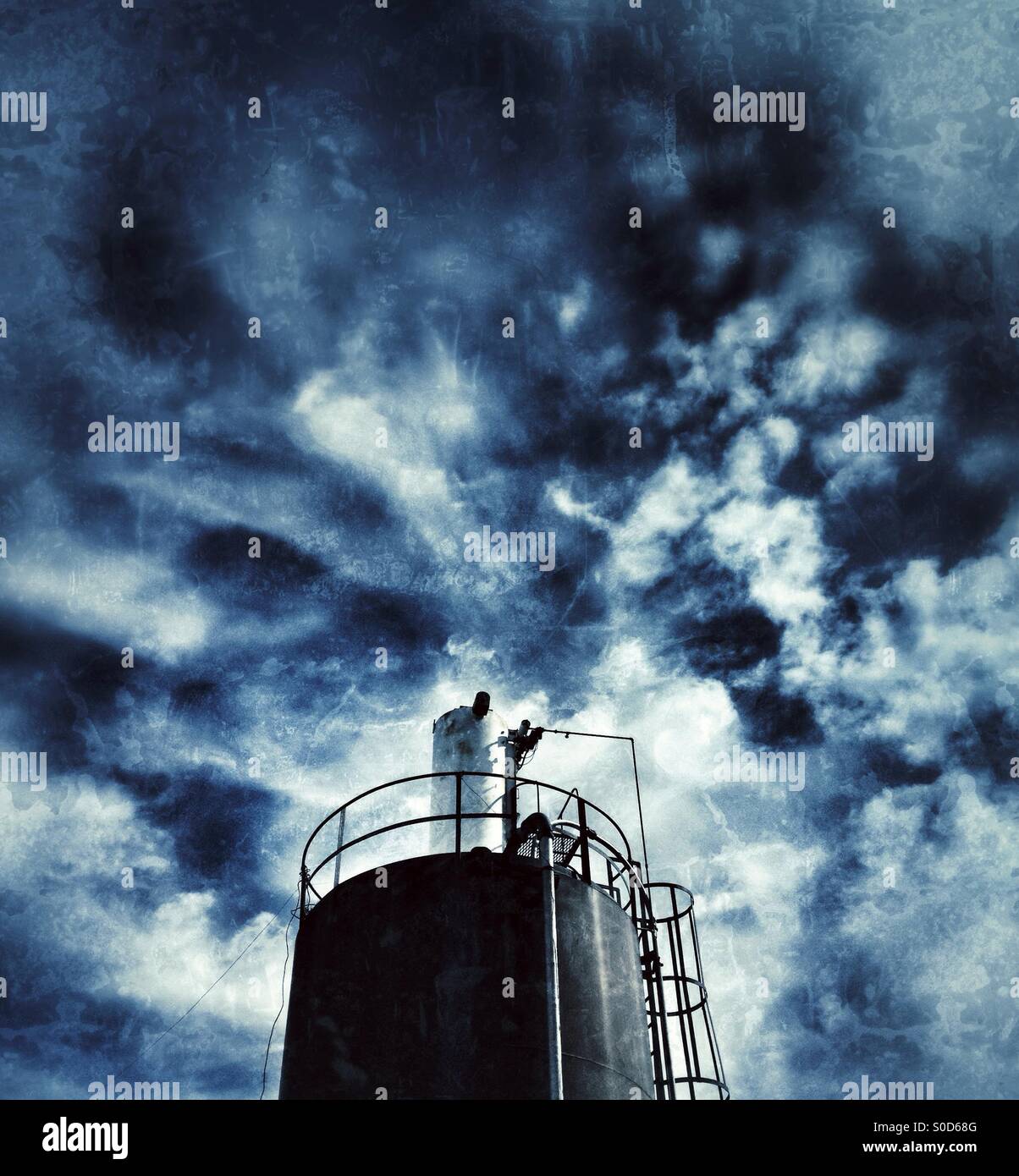 Fabrik - Smartphone-aufgenommenes Stockfoto