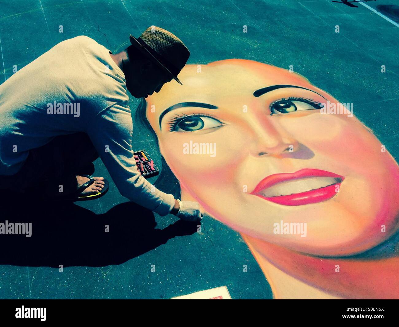 24. Mai 2015 jährliche 29. ich Madonnari italienische Malerei Straßenfest in Santa Barbara, Kalifornien, USA - Smartphone-aufgenommenes Stockfoto