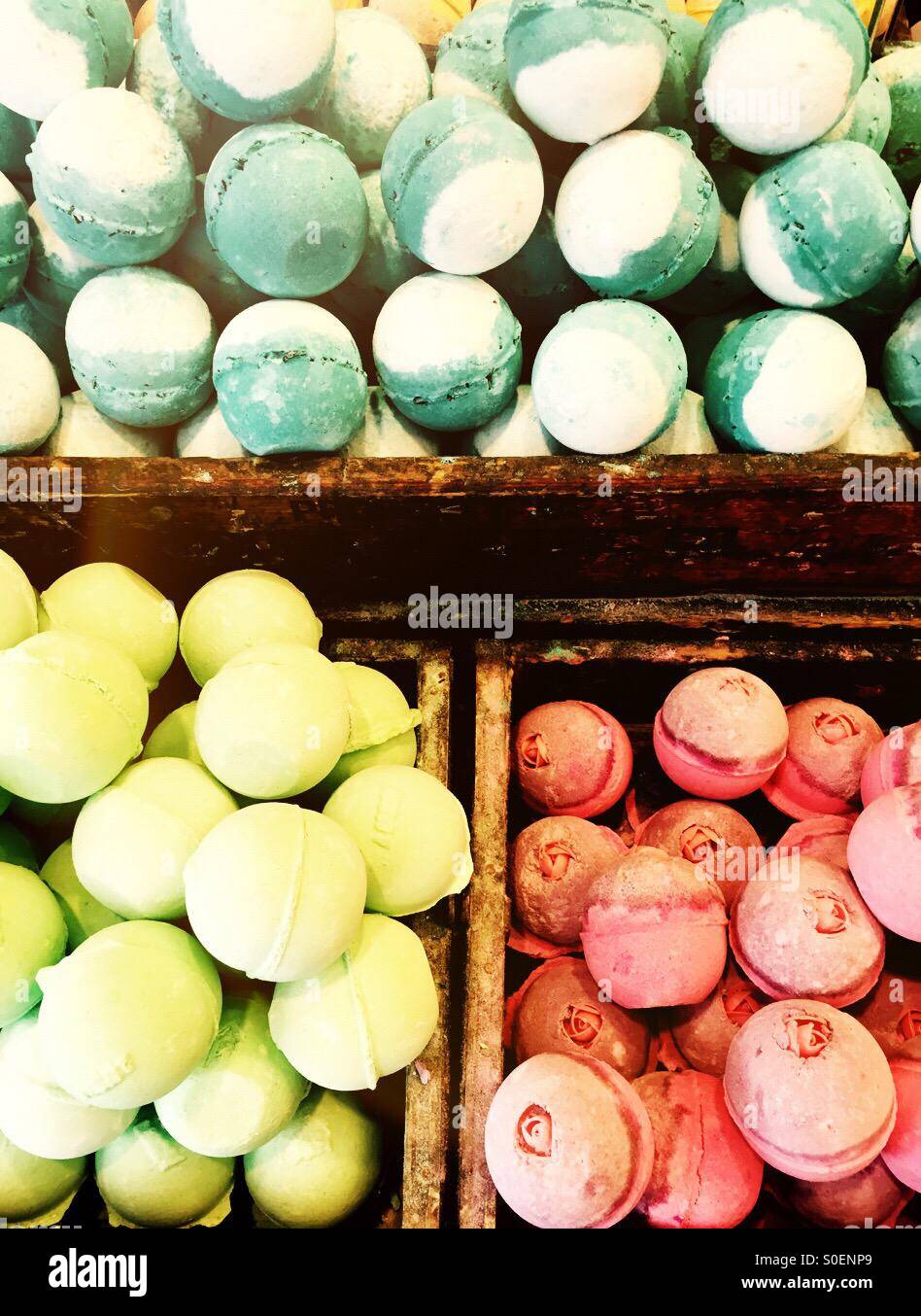 Schaumbad Bomben bei Lush speichern NYC - Smartphone-aufgenommenes Stockfoto