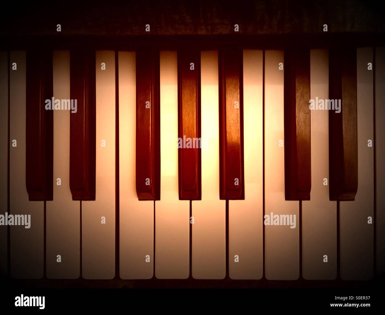 Schwarzen und weißen Tasten eines Klaviers Stockfoto