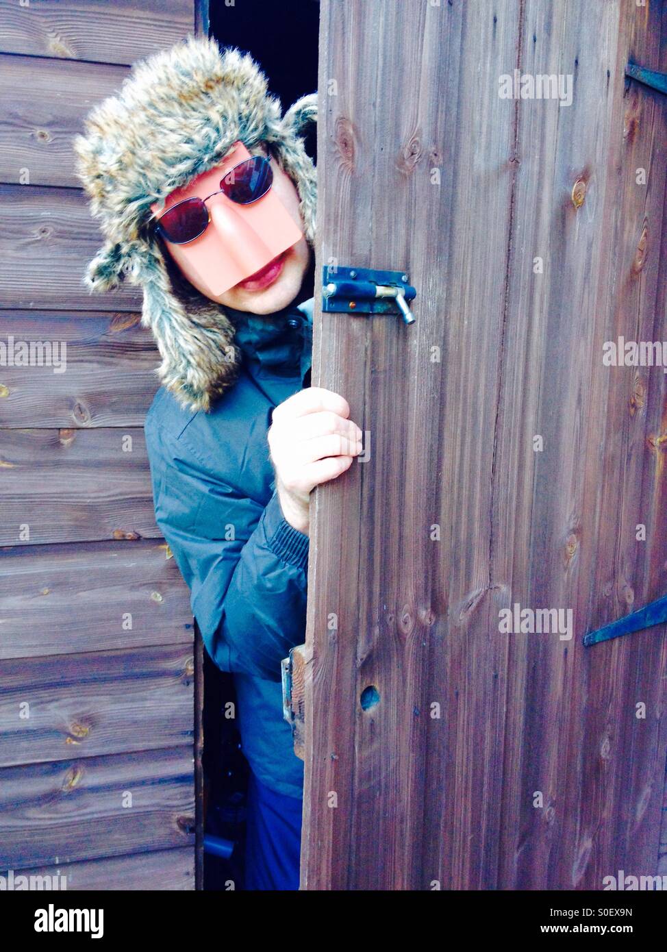 Mann in Verkleidung - Smartphone-aufgenommenes Stockfoto