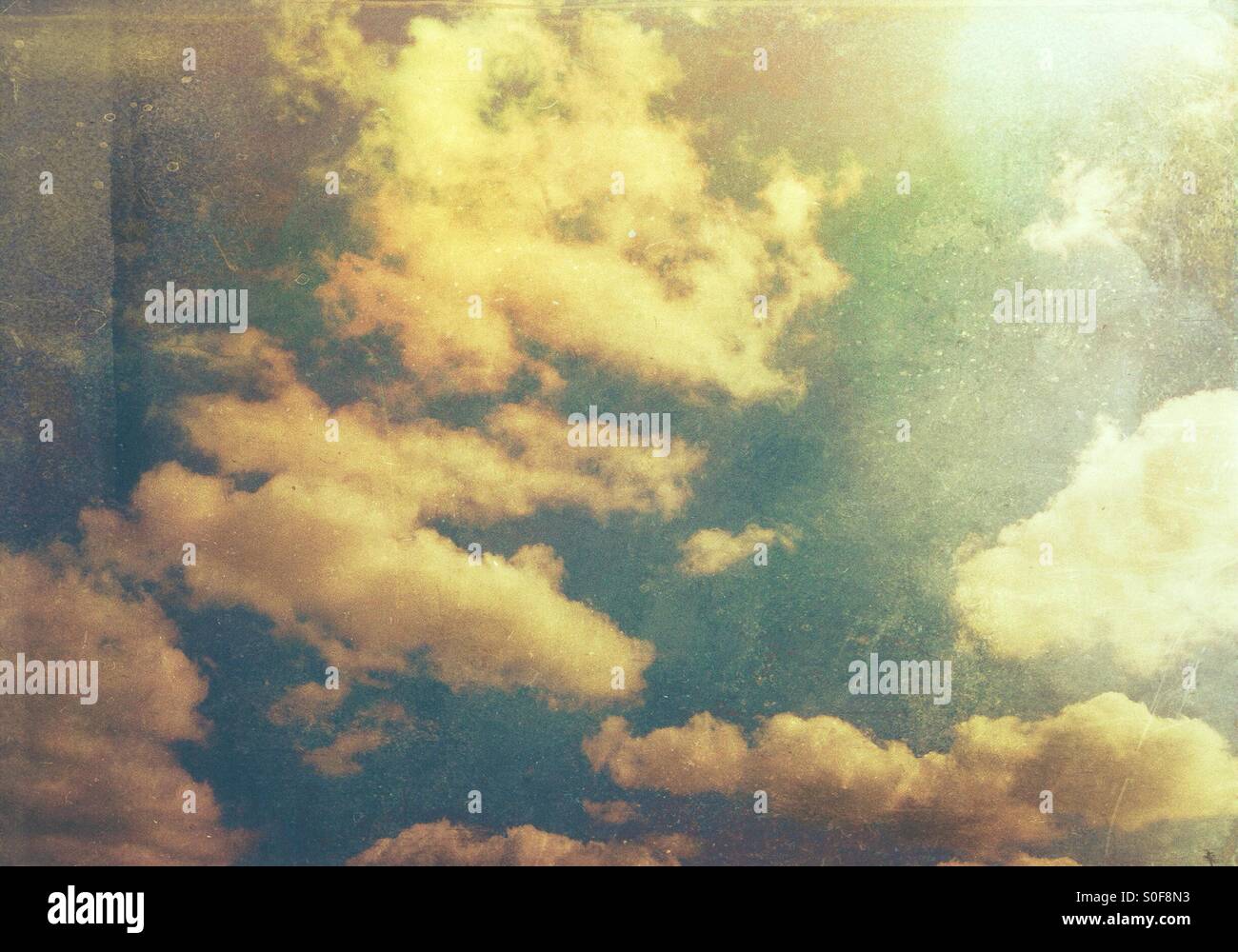 Blauen Wolkenhimmel Stockfoto