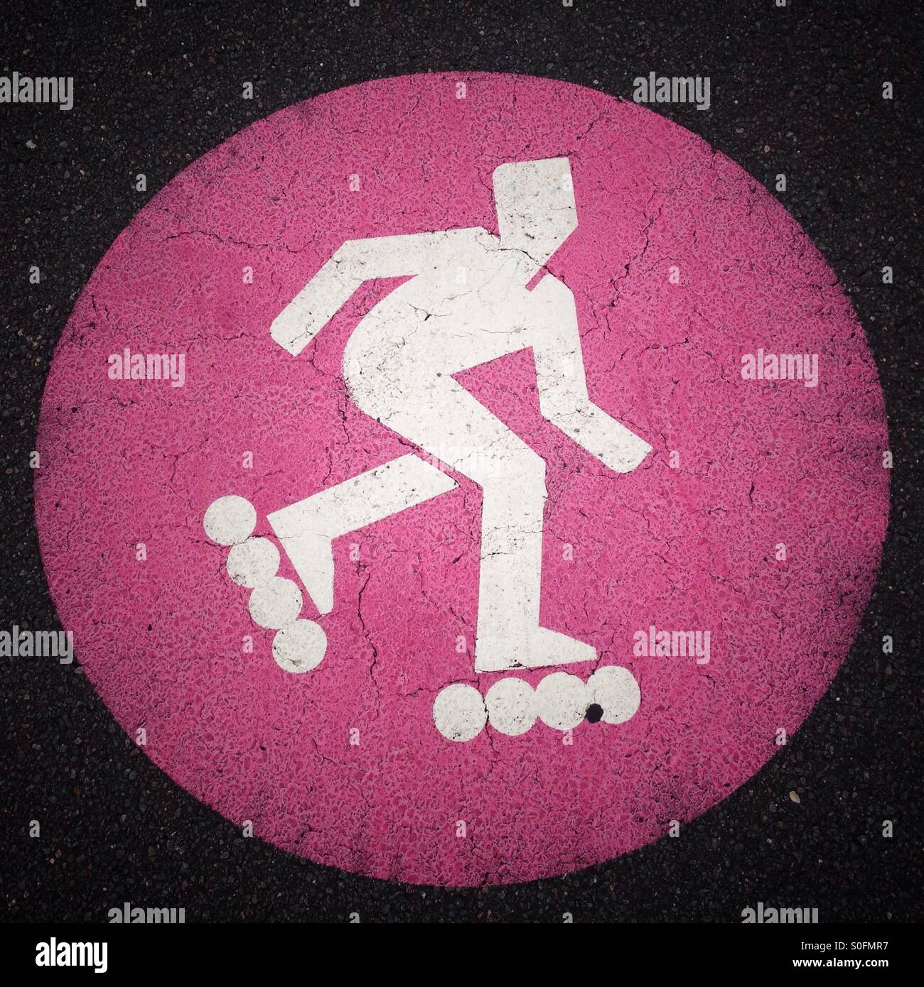 Symbol für Skater auf dem Bürgersteig Stockfoto
