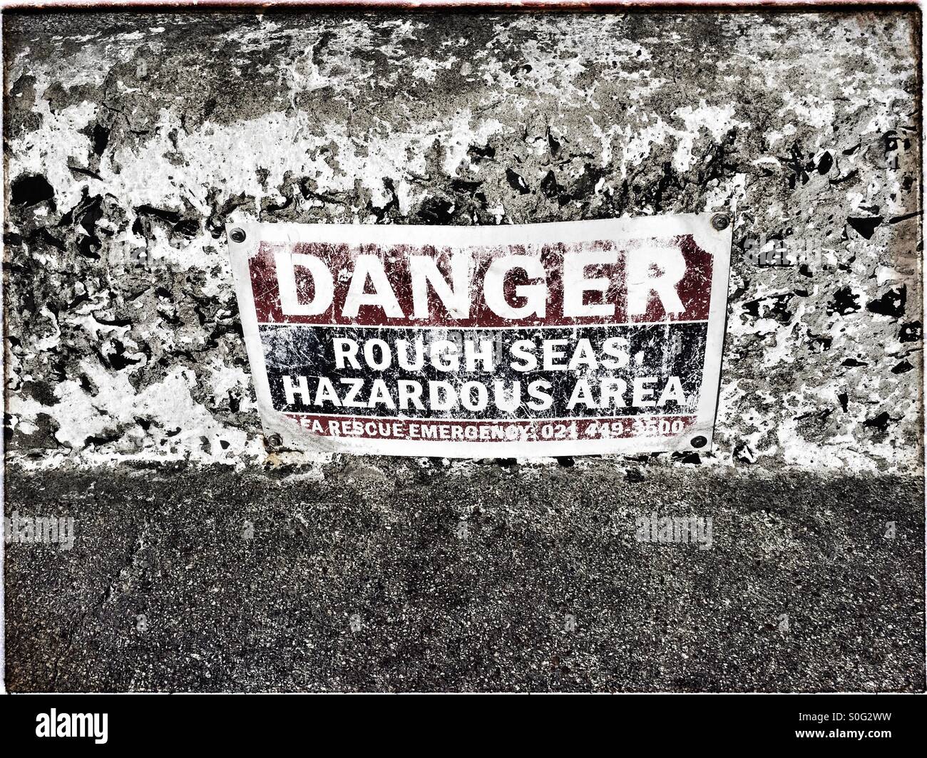 Öffentliche Sicherheit Schild am Hafen von Kalkbay, Südafrika. Stockfoto