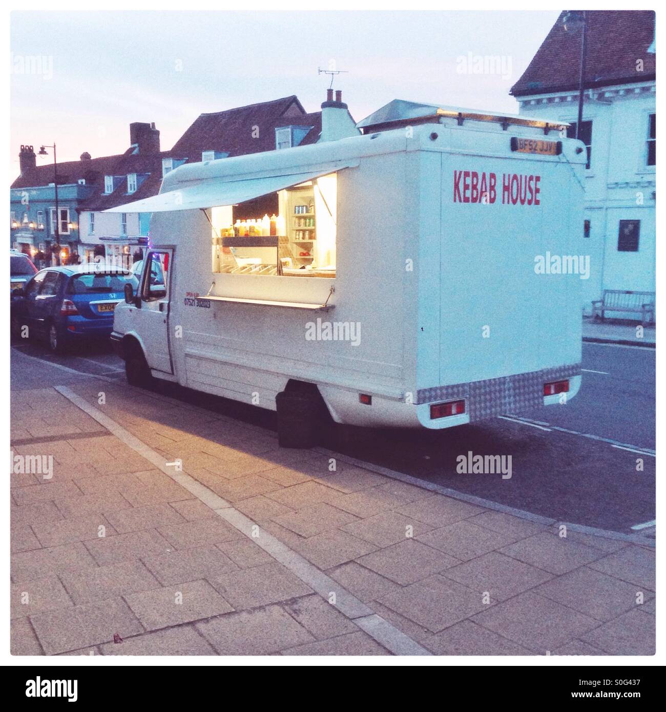 Kebab van Alresford, Hampshire, England, Vereinigtes Königreich. - Smartphone-aufgenommenes Stockfoto
