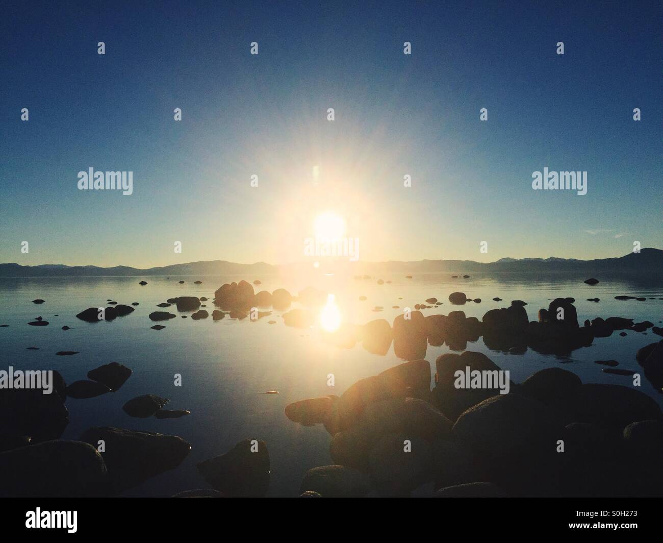 Sonnenuntergang über dem Lake Tahoe Stockfoto