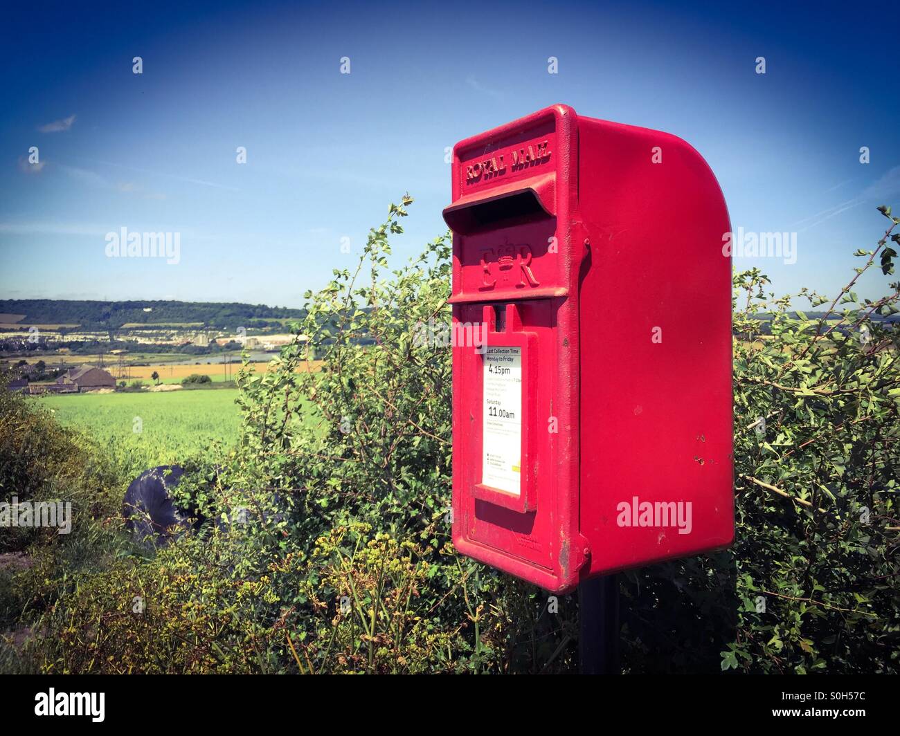 Land-Briefkasten - Smartphone-aufgenommenes Stockfoto