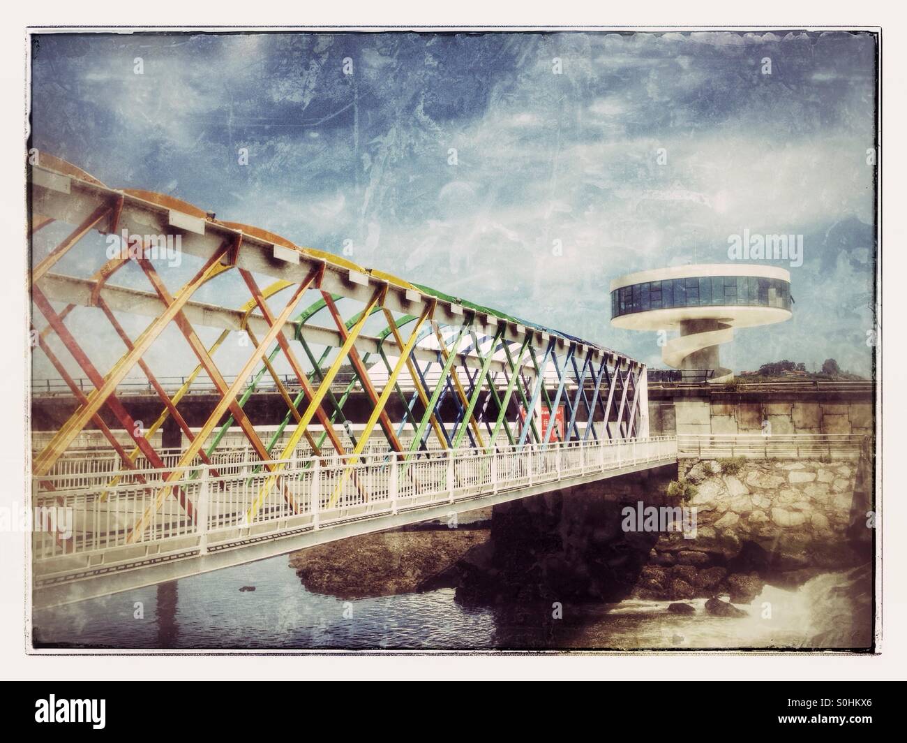 Brücke zu Niemeyer-Center in Avilés, Asturien - Spanien Stockfoto