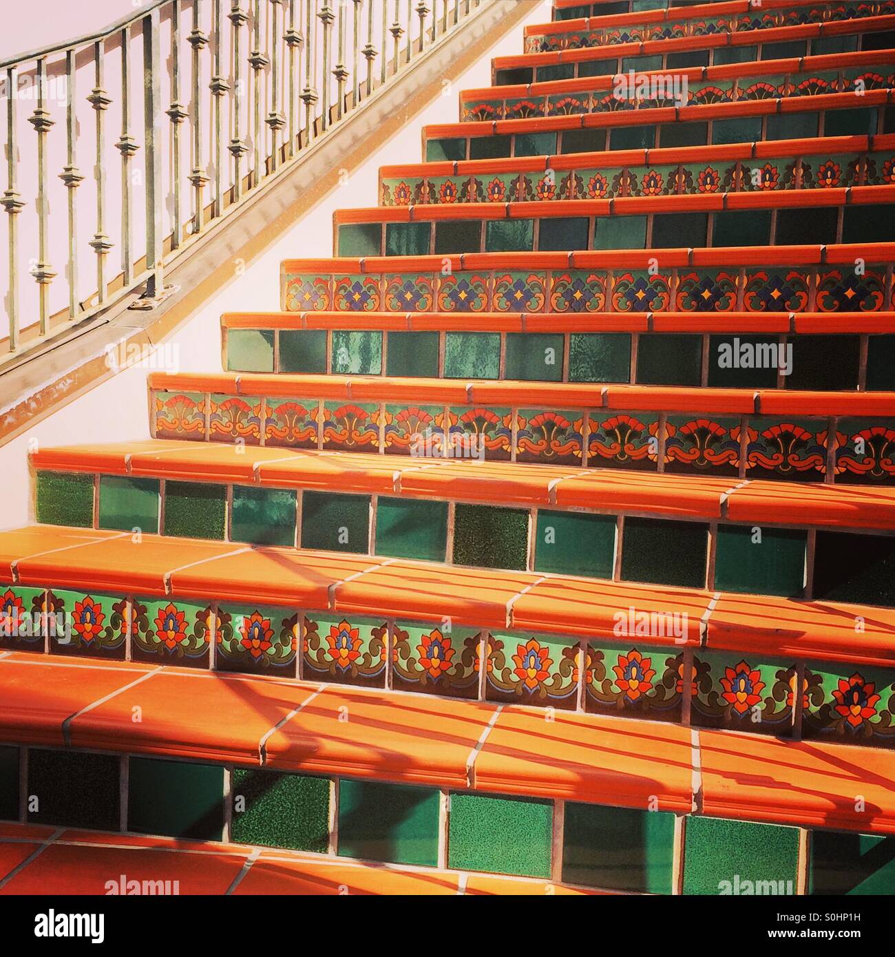 Fliesen Treppen - Smartphone-aufgenommenes Stockfoto