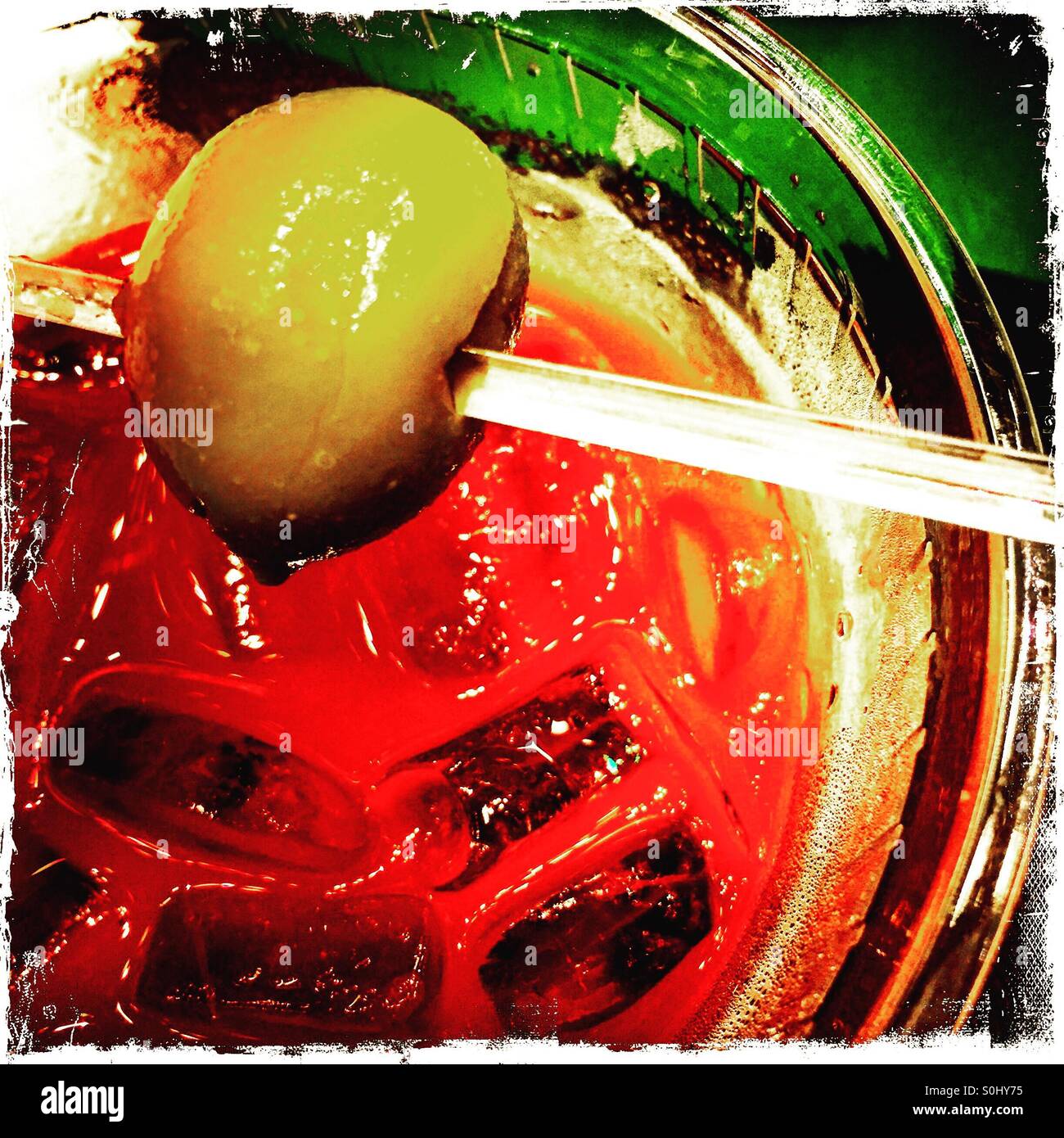 Bloody Mary mit Olive Stockfoto