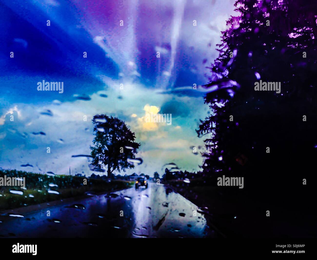 Stormy fahren - Smartphone-aufgenommenes Stockfoto