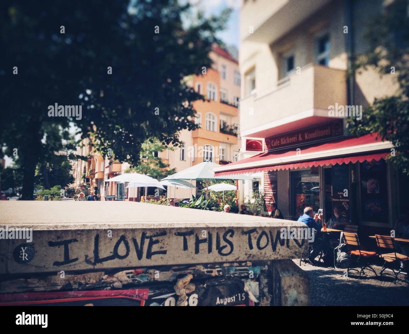 Graffiti in Berlin behaupten ich liebe diese Stadt Stockfoto