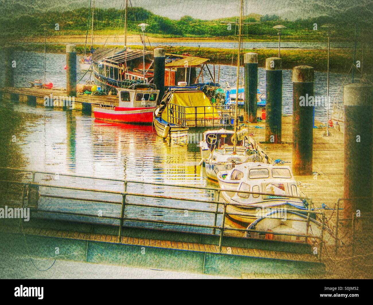 Kleine Boote in einen sicheren Hafen - Smartphone-aufgenommenes Stockfoto