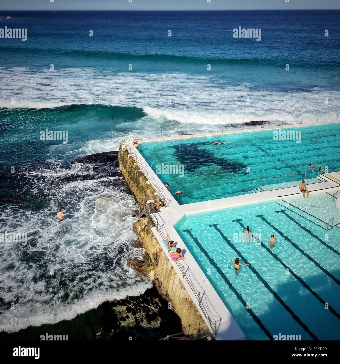 Blick auf die Eisberg-Pools in Bondi Beach in Sydney, Australien. Stockfoto