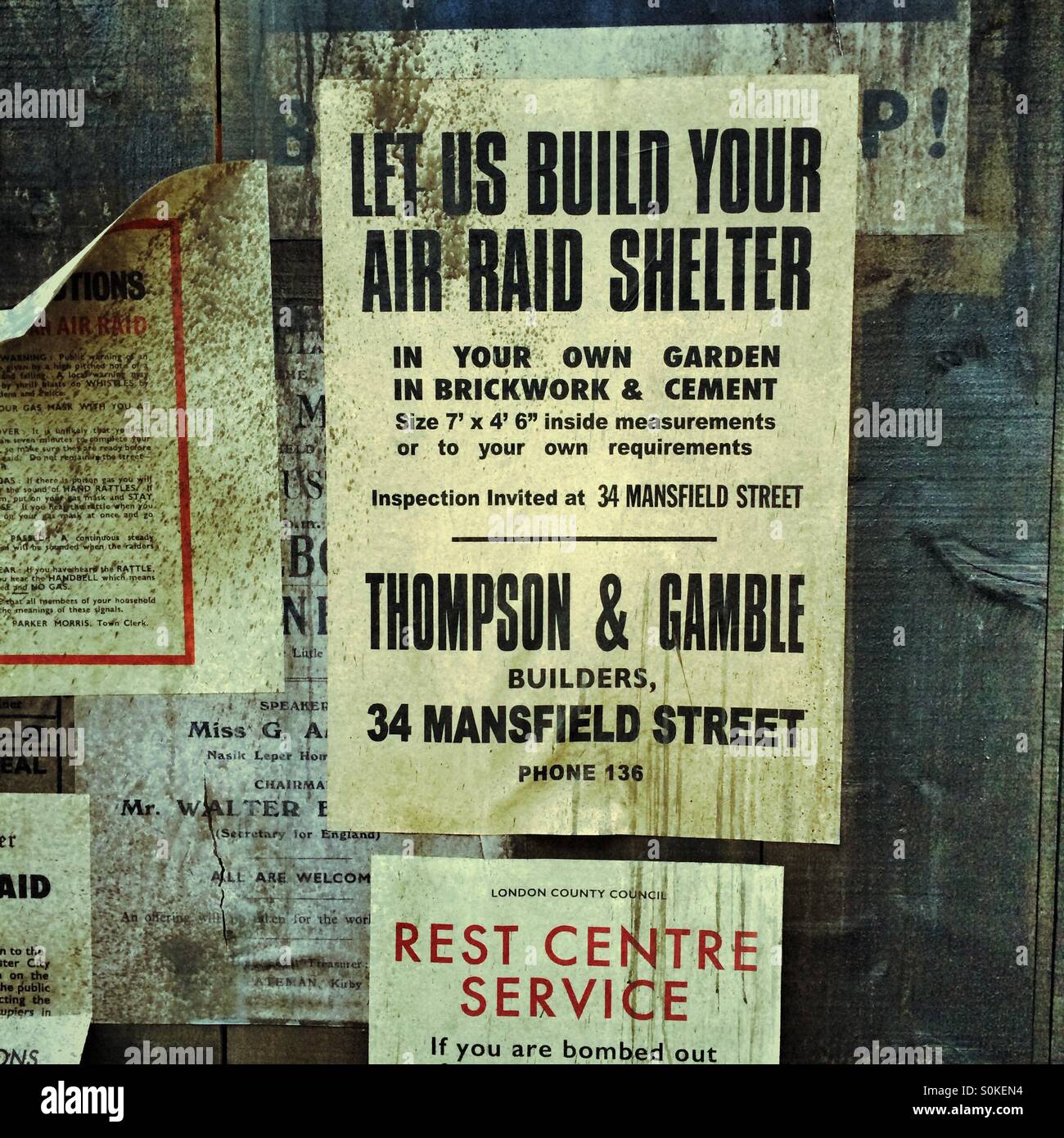 Zweiten Weltkrieg Luftangriff Poster - Smartphone-aufgenommenes Stockfoto