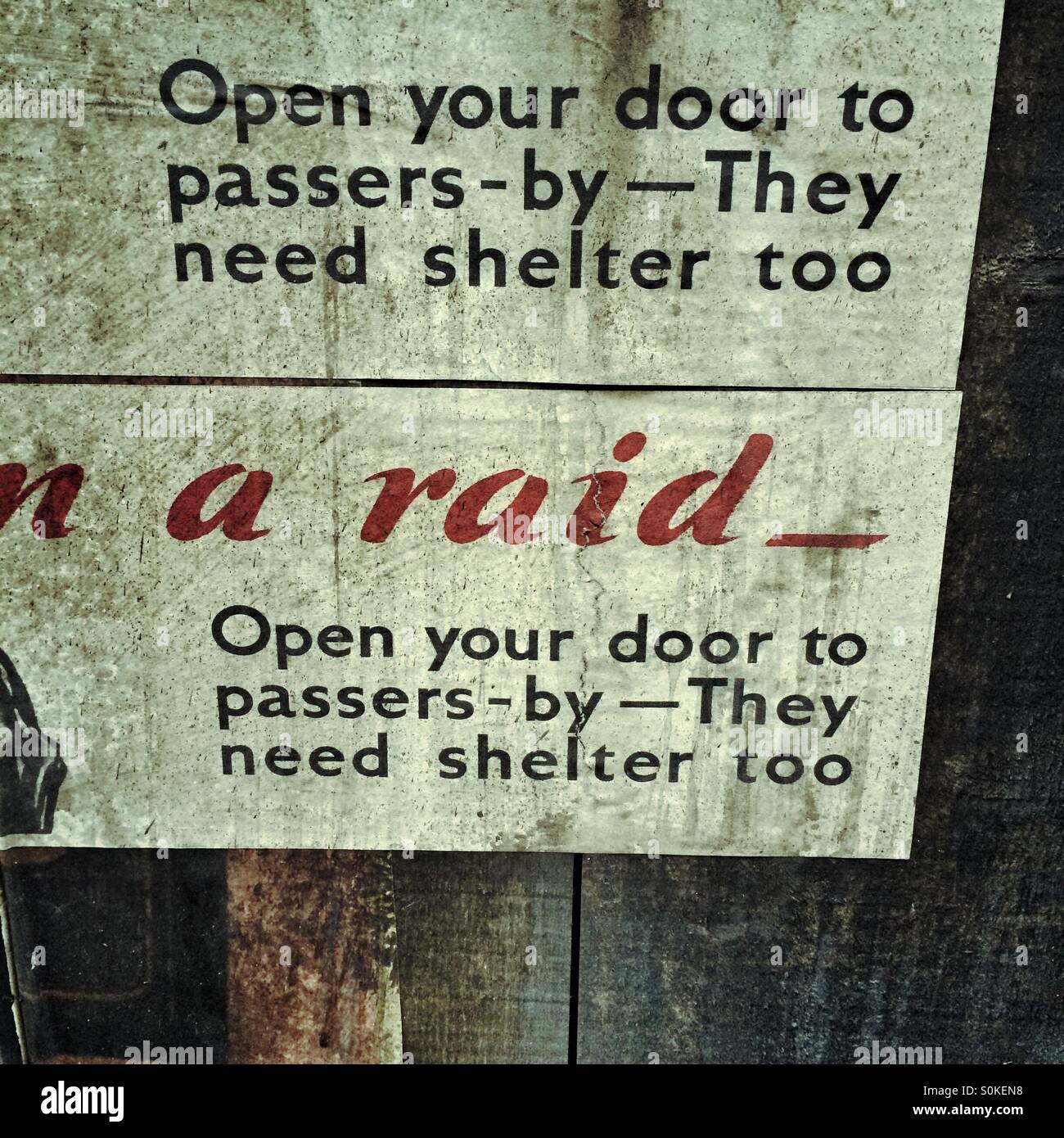 Detail von einem zweiten Weltkrieg-Plakat. - Smartphone-aufgenommenes Stockfoto