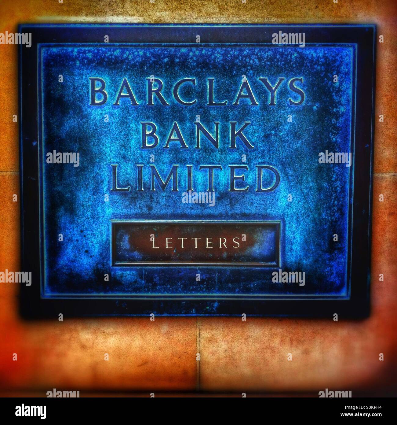 Barclays Bank Briefkasten England UK - Smartphone-aufgenommenes Stockfoto