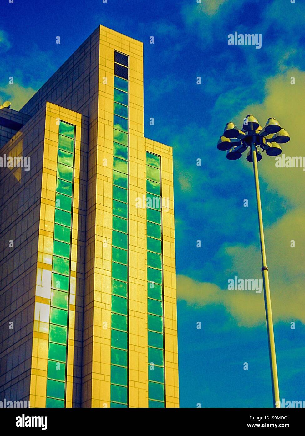 Moderne Architektur. Glasgow Stadtzentrum, Schottland, Großbritannien - Smartphone-aufgenommenes Stockfoto