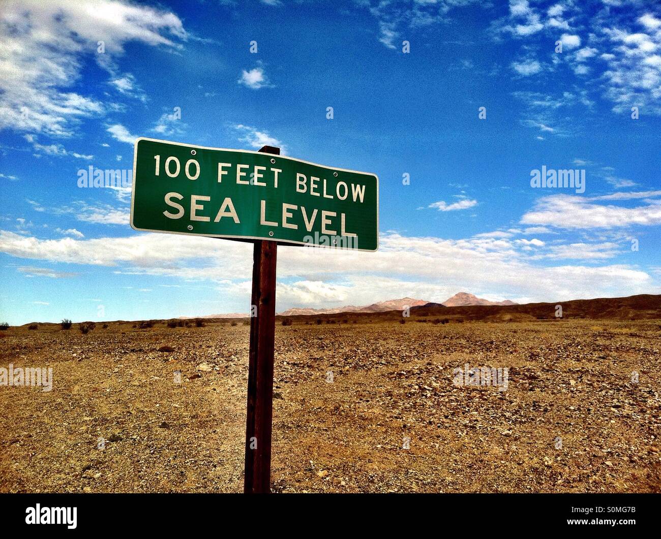 Unter Meeresspiegel Zeichen in Death Valley Nationalpark, Kalifornien Stockfoto