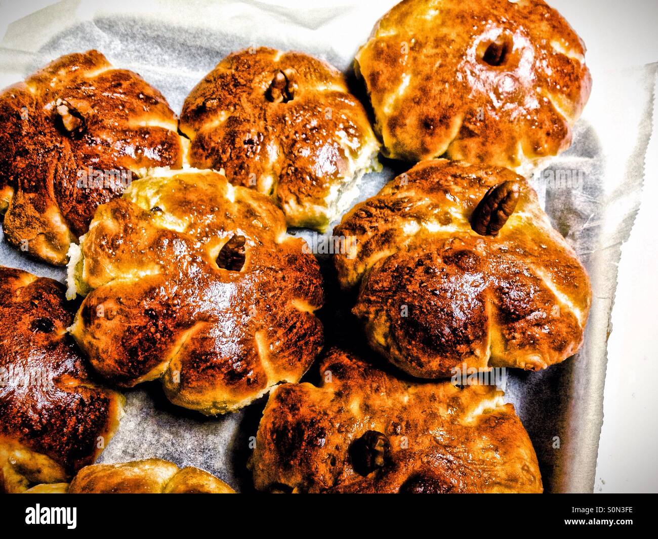 Kürbis-Brötchen mit Pistazie Stiele - Smartphone-aufgenommenes Stockfoto