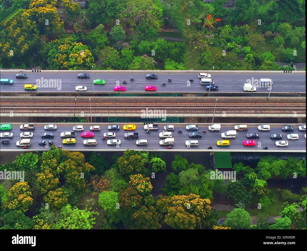 Bangkok-Verkehr aus der Vogelperspektive Stockfoto